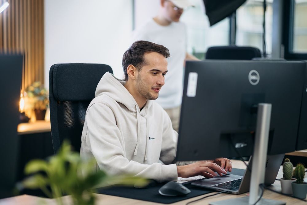 KI im Performance Marketing Wie Du mit KI Deinen Marketing-ROI steigerst